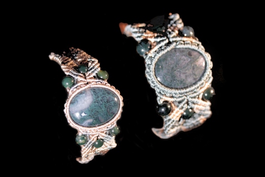 Gray/green and beige Lush Nature Hexa Bracelets, Moss Agate, side