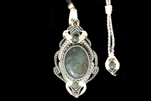 Nature's hope Queen pendant green and cream, Moss Agate