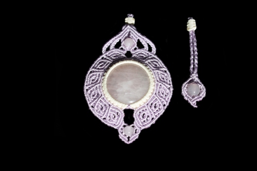 Pendentif Maya Serpent Vision apaisant violet et crème, Quartz Rose